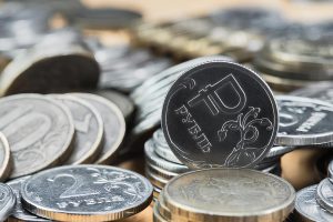 Проблемы на таможне: новые правила вывоза рублей и золота в России